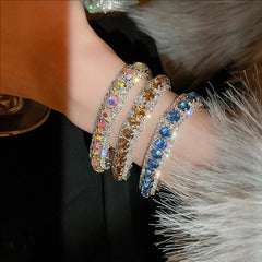 Pulsera con cierre redondo y cristales incrustados, diseño único y exclusivo, elegante y ligera, joyería de lujo para mujer.