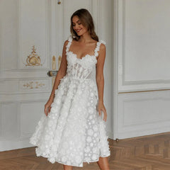 Elegante vestido blanco corto de fiesta de boda para mujer, vestido de fiesta con corsé hasta la rodilla, vestido de noche con apliques de flores y tirantes finos. 