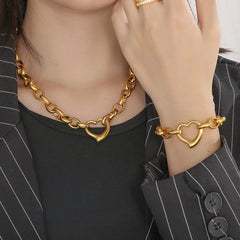 Stainless steel heart pendant necklace necklace set collarbone chain hip-hop fashion titanium steel heart jewelry