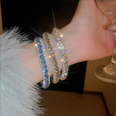 Pulsera con cierre redondo y cristales incrustados, diseño único y exclusivo, elegante y ligera, joyería de lujo para mujer.