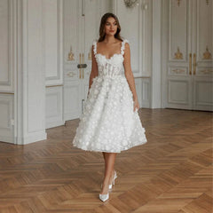 Elegante vestido blanco corto de fiesta de boda para mujer, vestido de fiesta con corsé hasta la rodilla, vestido de noche con apliques de flores y tirantes finos. 